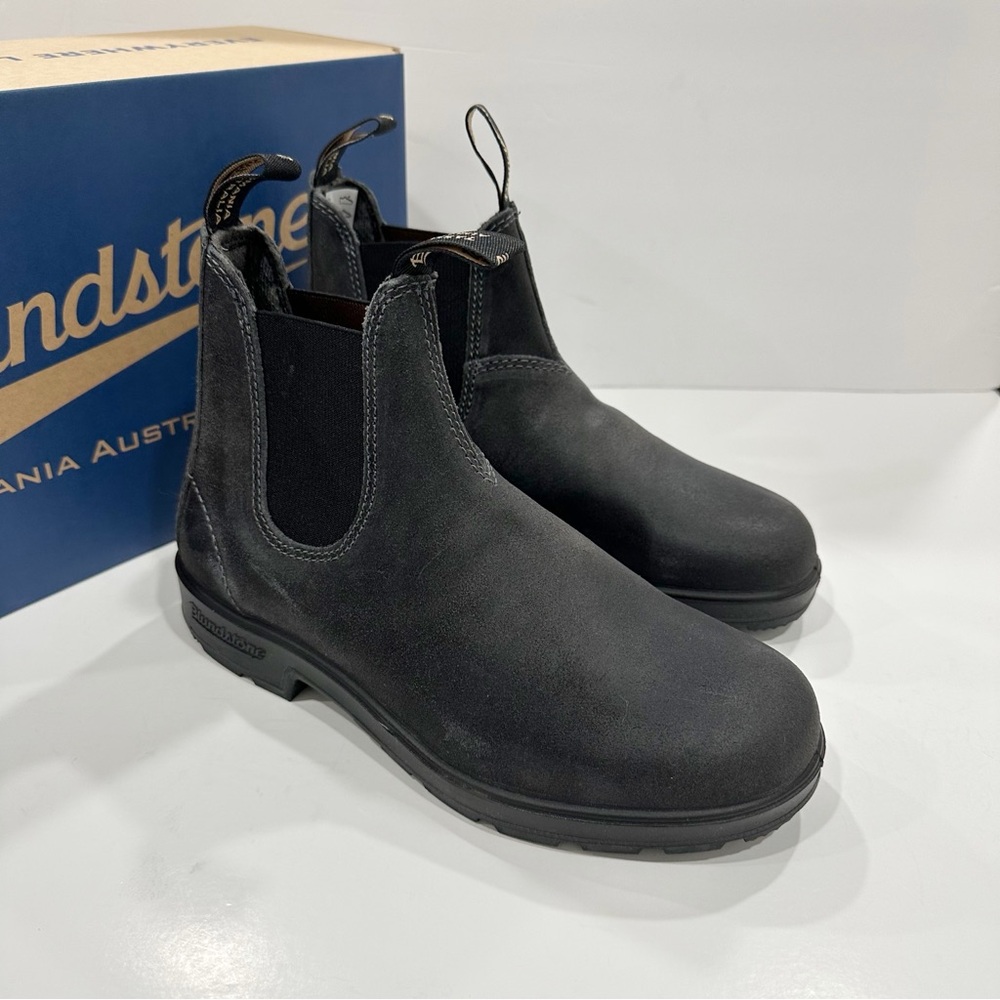 Blundstone 1910 Women’s Suede Leather Chelsea Ankle Boots